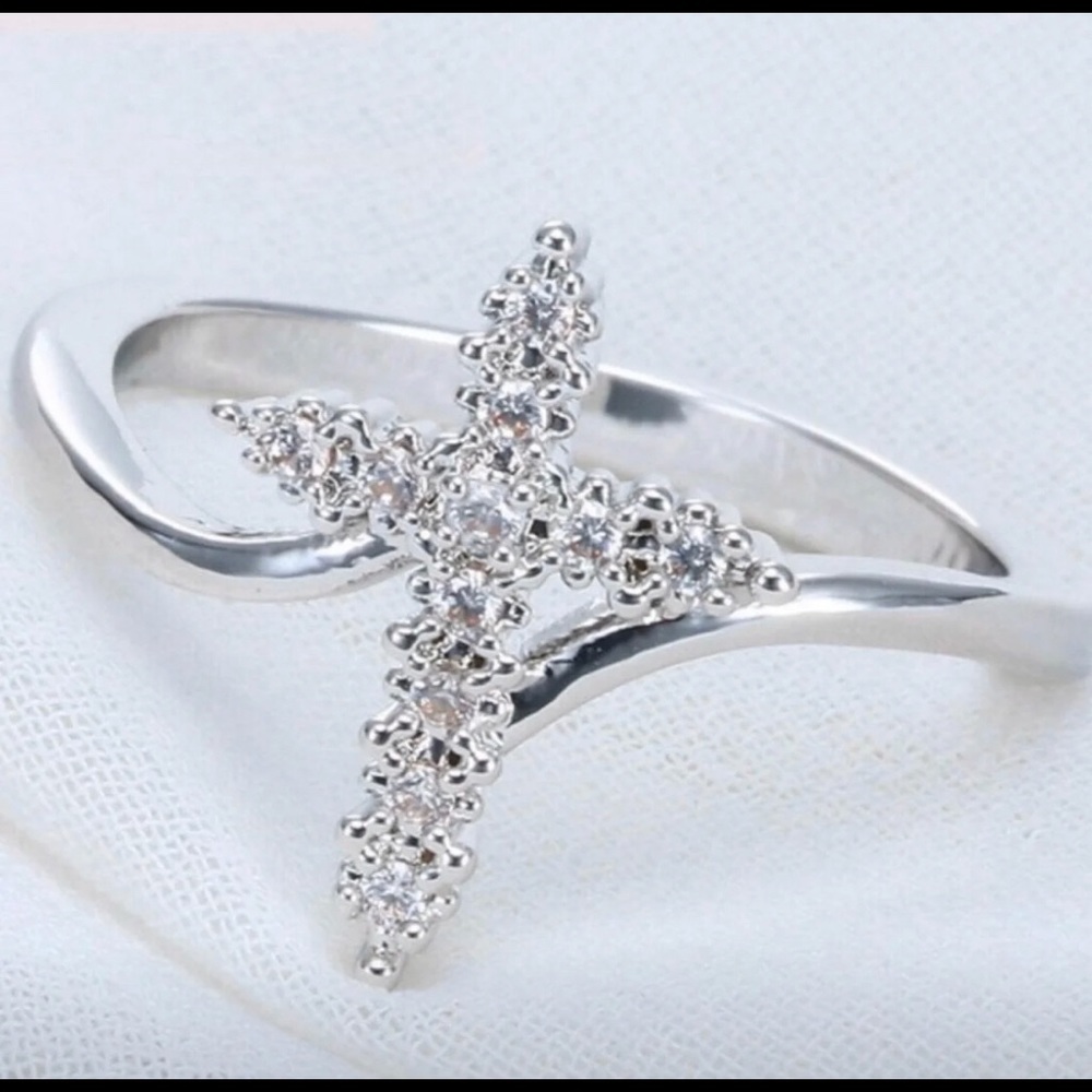 Diamond cross ring